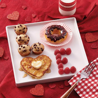 http://www.acmoore.com/projects/cake-and-candy/holiday/wilton-valentine-s-day-breakfast.html