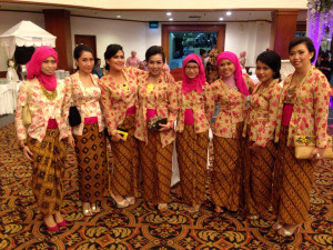 Model Kebaya wanita Cantik