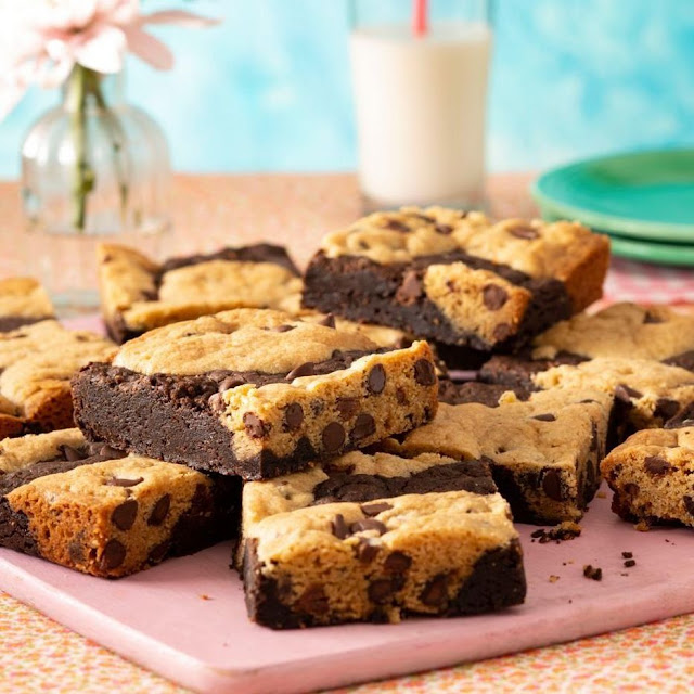 How to Make Irresistible Brookies: A Cookie-Brownie Fusion