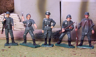 Starlux 60 mm German Infantry