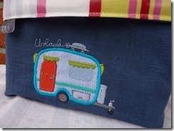 Utensilo mit Stickbild wohnwagen