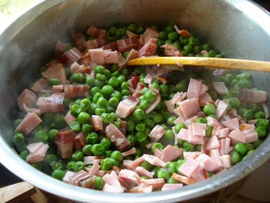 pancetta and ham in green peas