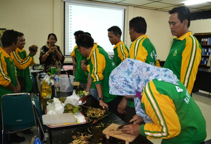 Pelatihan HHBK Mangrove kepada Kelompok Tani Masyarakat dari Kutai Kartanegara