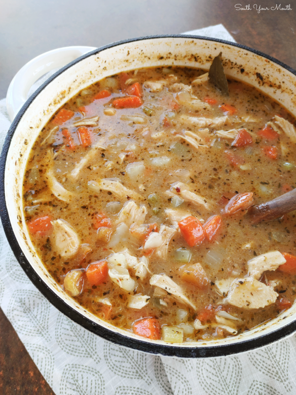 Tuscan Chicken Stew! A hearty, rustic chicken stew recipe made with chicken, potatoes, white beans, fresh tomatoes and tons of country-Italian flavor.