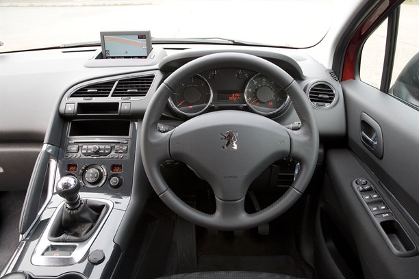 Peugeot 3008 2.0 HDi FAP 150 Sport Dash Driver View