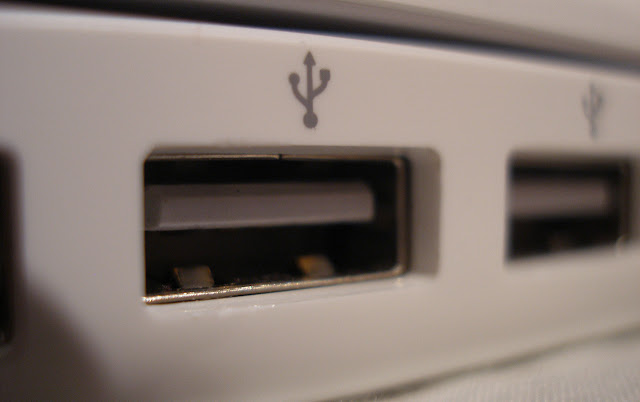 Cara Agar USB Komputer Hanya Berfungsi Mengisi Daya Saja