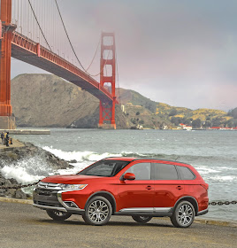 Side view of 2016 Mitsubishi Outlander GT S-AWC