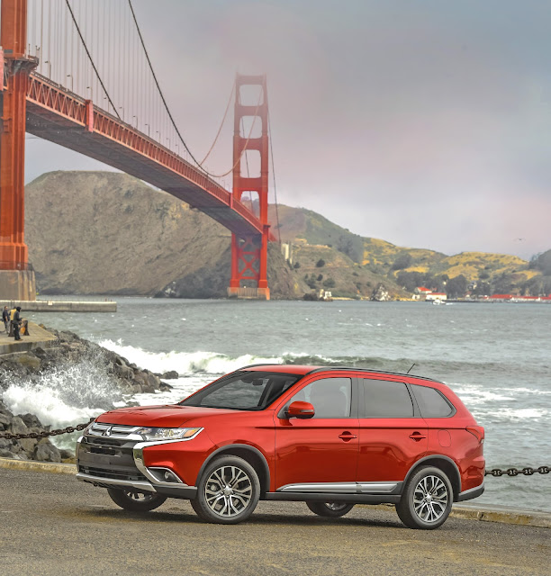 Side view of 2016 Mitsubishi Outlander GT S-AWC