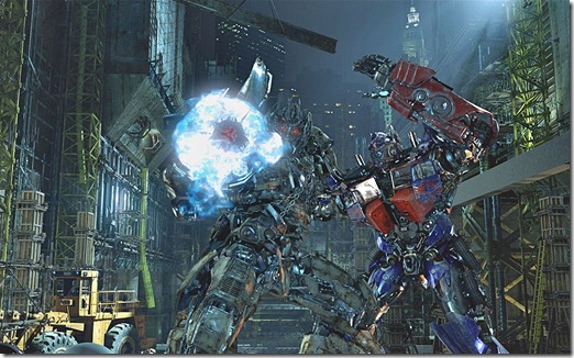 TRANSFORMERS The Ride: OPTIMUS PRIME battles MEGATRON