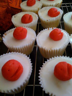 Simple Cupcake Red Nose Cake