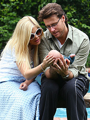 Actress Tori Spelling and husband Dean McDermott 