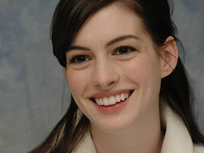 anne_hathaway_face_wallpapers_569546418455