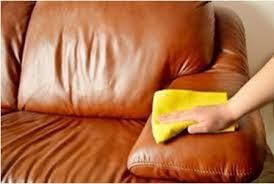 cara membersihkan sofa