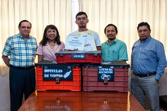 Estudiante UADY gana concurso de proyectos para separación de residuos