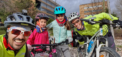 Carril Bici con niñas