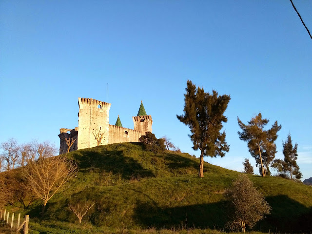 Castelo Porto de Mós num dia de sol