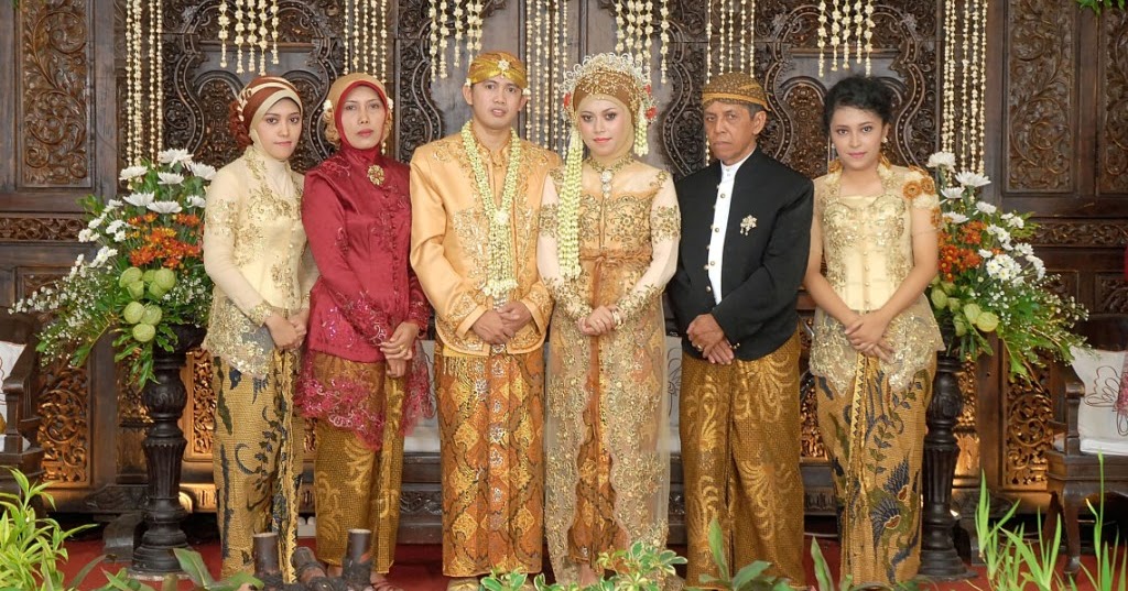 Perpaduan Warna Kebaya Kuning Emas Yokodwi Perpaduan Warna Kebaya Kuning Emas Yokodwi