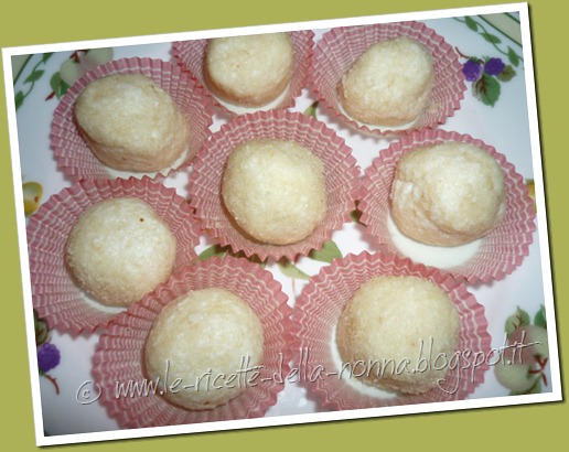Dolcetti Con Ricotta E Farina Di Mandorle