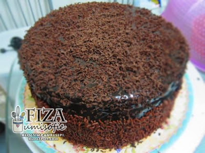 Tempat Fiza Simpan Resepi: Hitam Putih kek Coklat