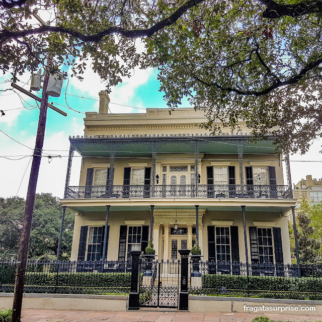 Arquitetura sulista norte-americana no Garden District de Nova Orleans