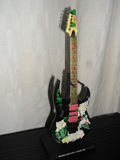 Miniguitarra JEM 77FP de Steve Vai