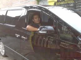 Rental mobil di solo menyewakan rental mobil xenia di kota Solo atau kota Surakarta,Jawa Tengah,Indonesia