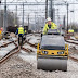 ProRail en NS loodsen treinreizigers tussen spoorwerk door