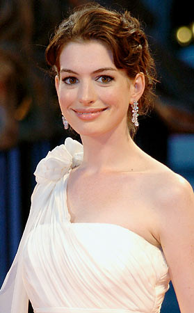 anne hathaway hair