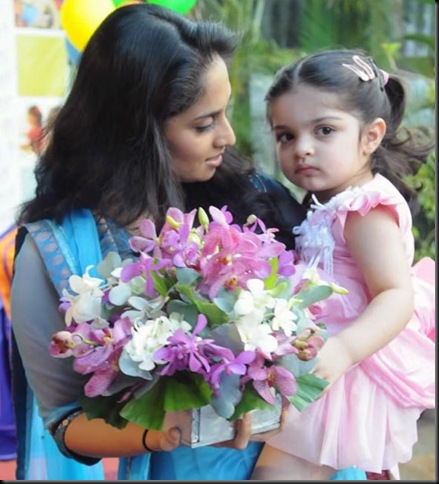 anoushka-ajith-kumar-shalini-latest-photos-08