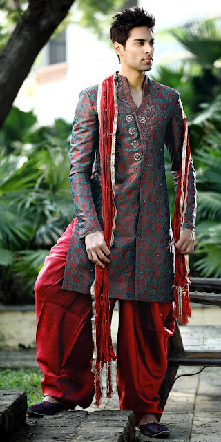 http://www.bharatplaza.com/mens-wear/sherwanis/indo-western-sherwani/filter/fabric/brocade.html