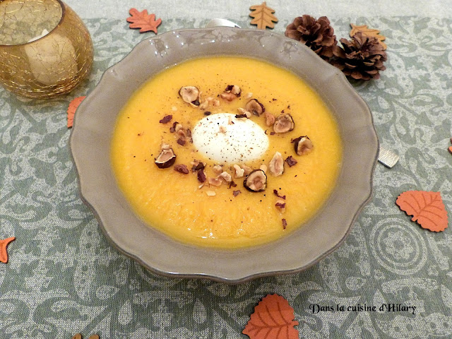 Velouté de courge butternut, noisettes & son œuf mollet