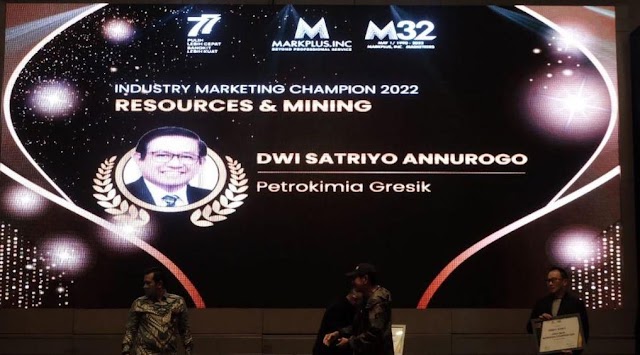 Direktur Utama Petrokimia Gresik Dinobatkan Sebagai “Industry Marketing Champion 2022”   