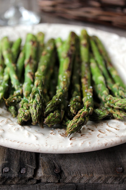 grilled asparagus recipe from cherryteacakes.com