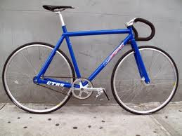 SEPEDA FIXIE, SEPEDA GAUL TANPA REM (GAMBAR)