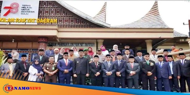  Wako Hadiri Pengukuhan Pergantian Antar Waktu (PAW) anggota DPRD Kota Bukittinggi