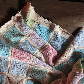 ByHaafner, crochet, travel blanket, solid granny squares, pastel, picot edging