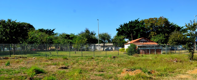 Parte de trás da área invadida pela igreja evangélica Foto Joaquim Dantas