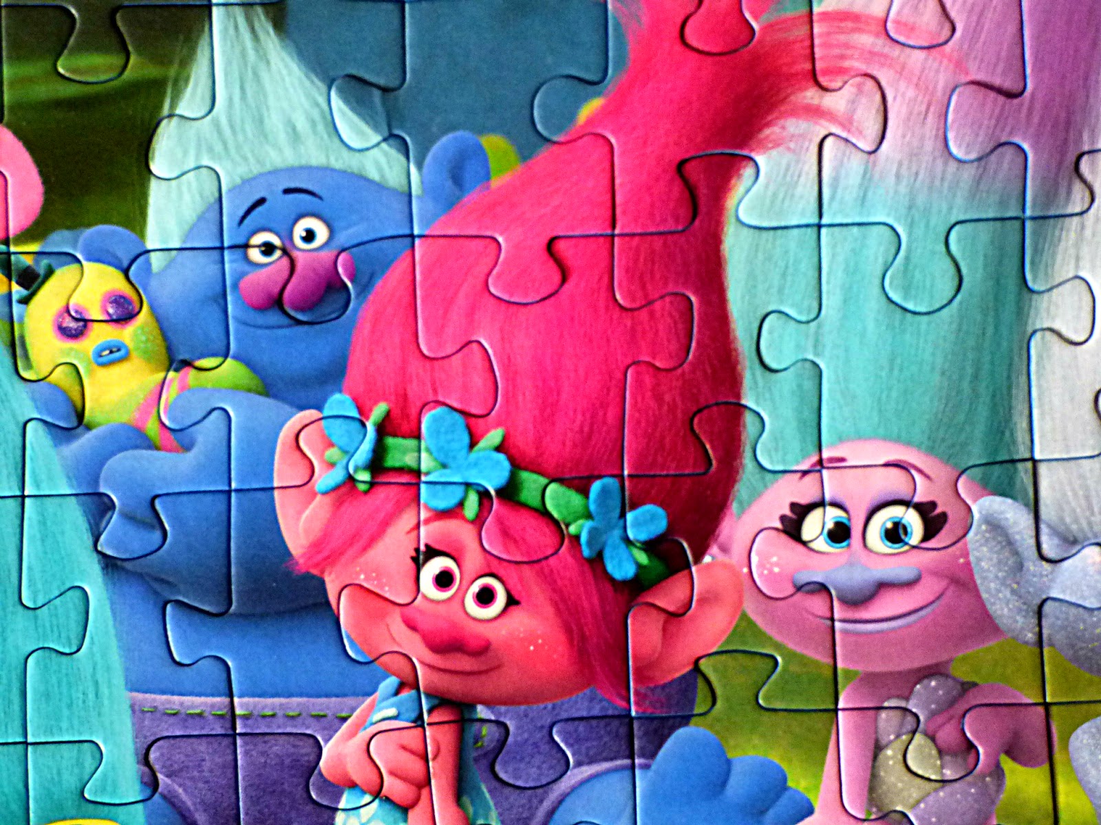 Chez Maximka: Trolls 100pc jigsaw puzzle from Ravensburger