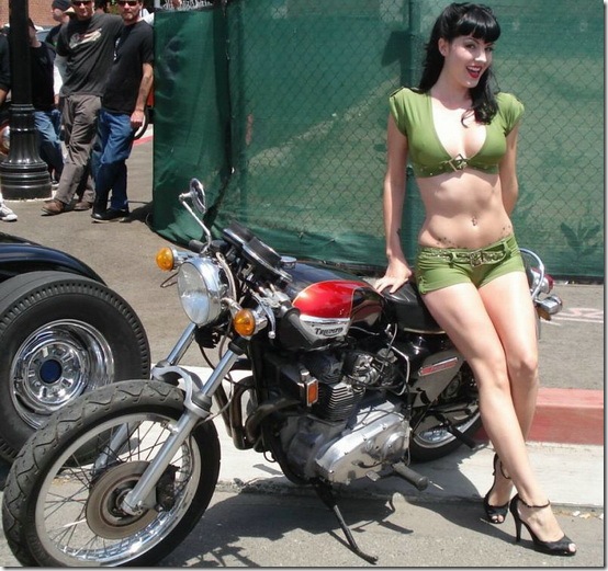 Hot-Babes-With-Bikes-20