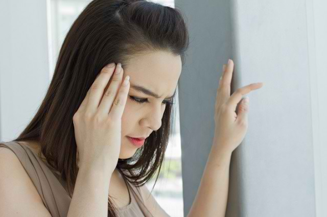 Migrain: Gejala, Penyebab, Diagnosis, dan Cara Mengobati
