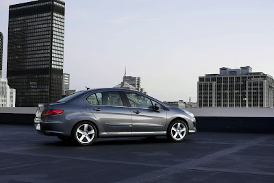 2011 Peugeot 408 Side View