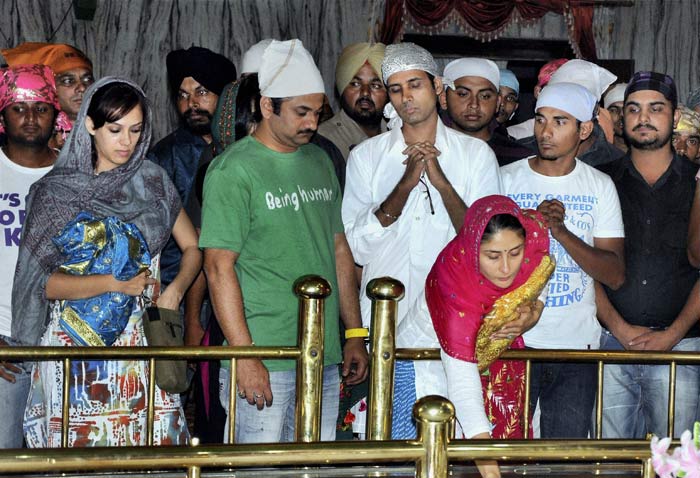 Kareena Kapoor - Kareena Kapoor at Dukh Nivaran Gurudwara Saahib at Patiala