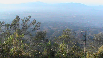 Gunung Manglayang tempat terbaik di belakang Kampus.