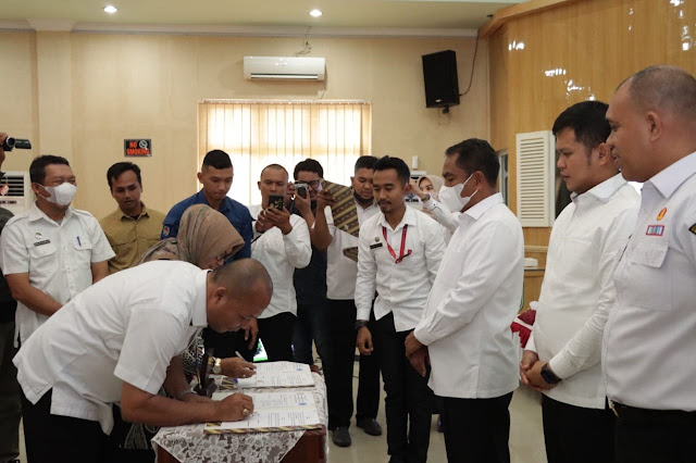 Pemkab Sergai-UMA Gelar Bedah Buku dan Jalin Kerja Sama Pemkab Sergai-UMA Gelar Bedah Buku dan Jalin Kerja Sama
