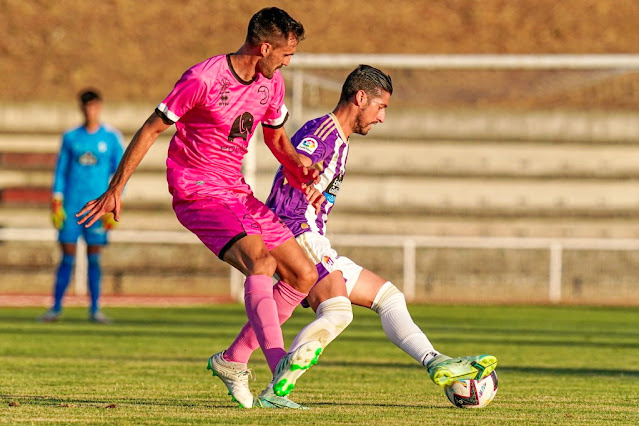 Sergio Escudero disputó sus primeros minutos con el Real Valladolid. UNIONISTAS DE SALAMANCA C. F. 1 REAL VALLADOLID C. F. 2 Viernes 22/07/2022, 19:30 horas. Partido amistoso, Torneo VIII Memorial UDS. Salamanca, campo de las Pistas del estadio Helmántico: 1.676 espectadores.