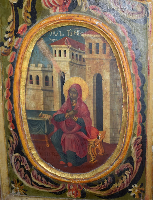 Γεώργιος από την Εράτυρα (ζωγράφος), Η μορφή της Θεοτόκου από την παράσταση του Ευαγγελισμού, Λεπτομέρεια από τα Βημόθυρα του τέμπλου, 1821, Καθολικό Μονής Κοίμησης της Θεοτόκου, Σισάνι Βοΐου.