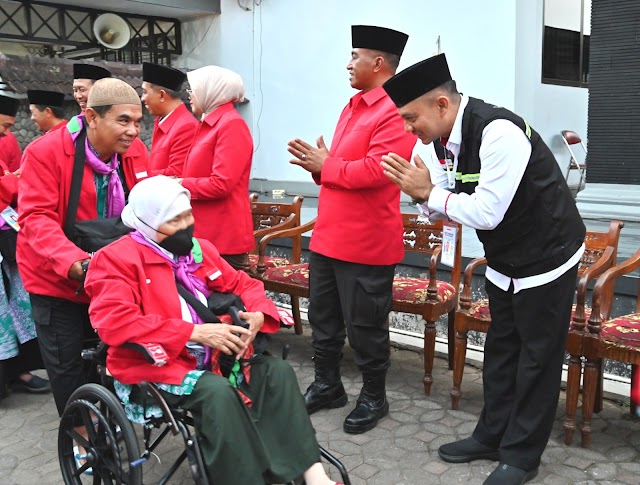 Dandim 0726/Sukoharjo Ikuti Pemberangkatan Jama'ah Haji Kabupaten Sukoharjo