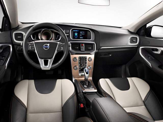 Volvo V40 Cross Country 2013