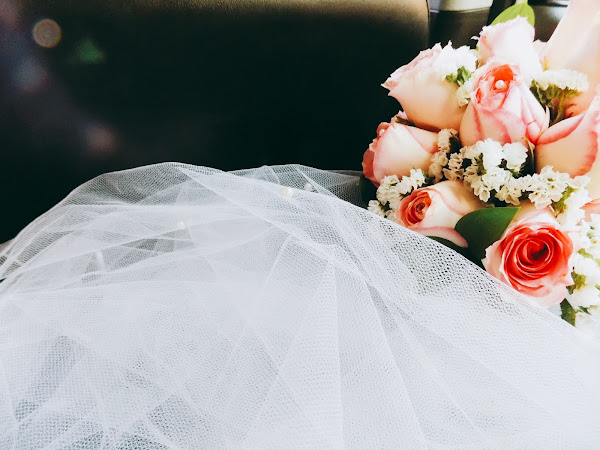 Saving tips for brides on a budget