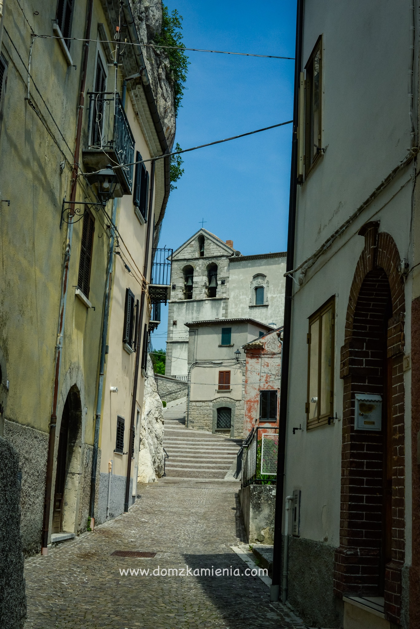 Dom z Kamienia, co zobaczyć w Molise, Pietrabbondante